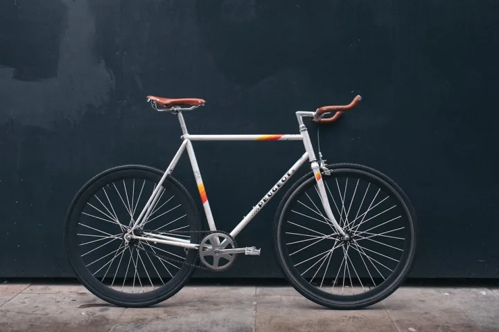 Bicicletă cursieră vintage, cadru oțel